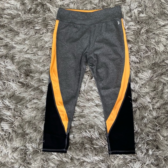 Activate women grey and orange 3/4 length workout leggings. Size S. Used. - Picture 14 of 14